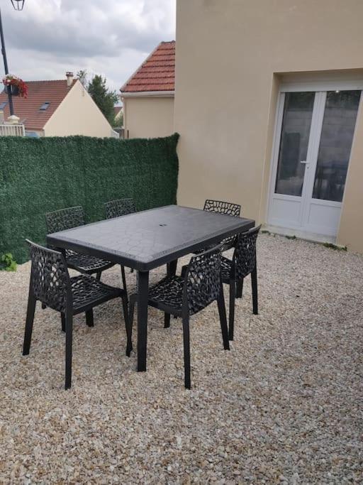 Appartement 2, Jardin, Collation, 5 Min De L'Aeroport Cdg ル・メニル＝アムロ エクステリア 写真